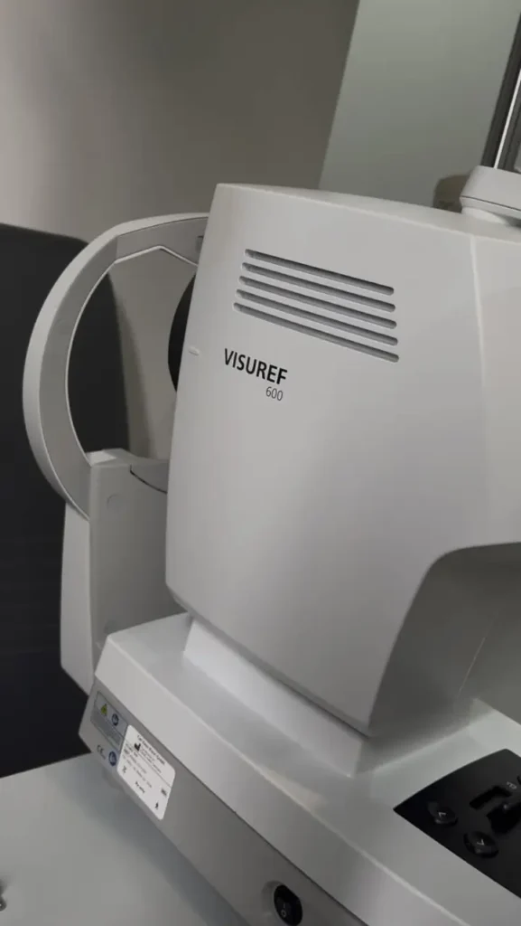 Urządzenie ZEISS VISUREF 600 w salonie Optyk Kułaga Ekspert Widzenia